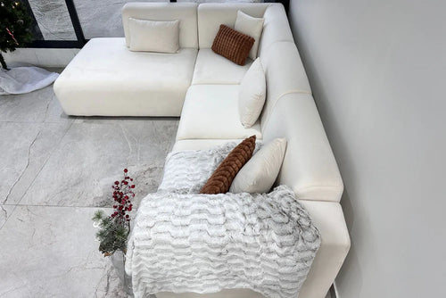 Canapé Coco en velours Blanc Cassé