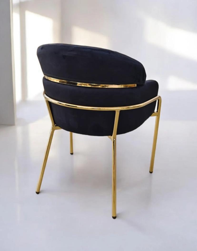 CHAISE EMILY DORE
