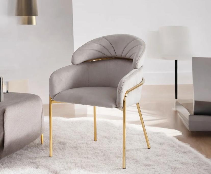 CHAISE EMILY DORE