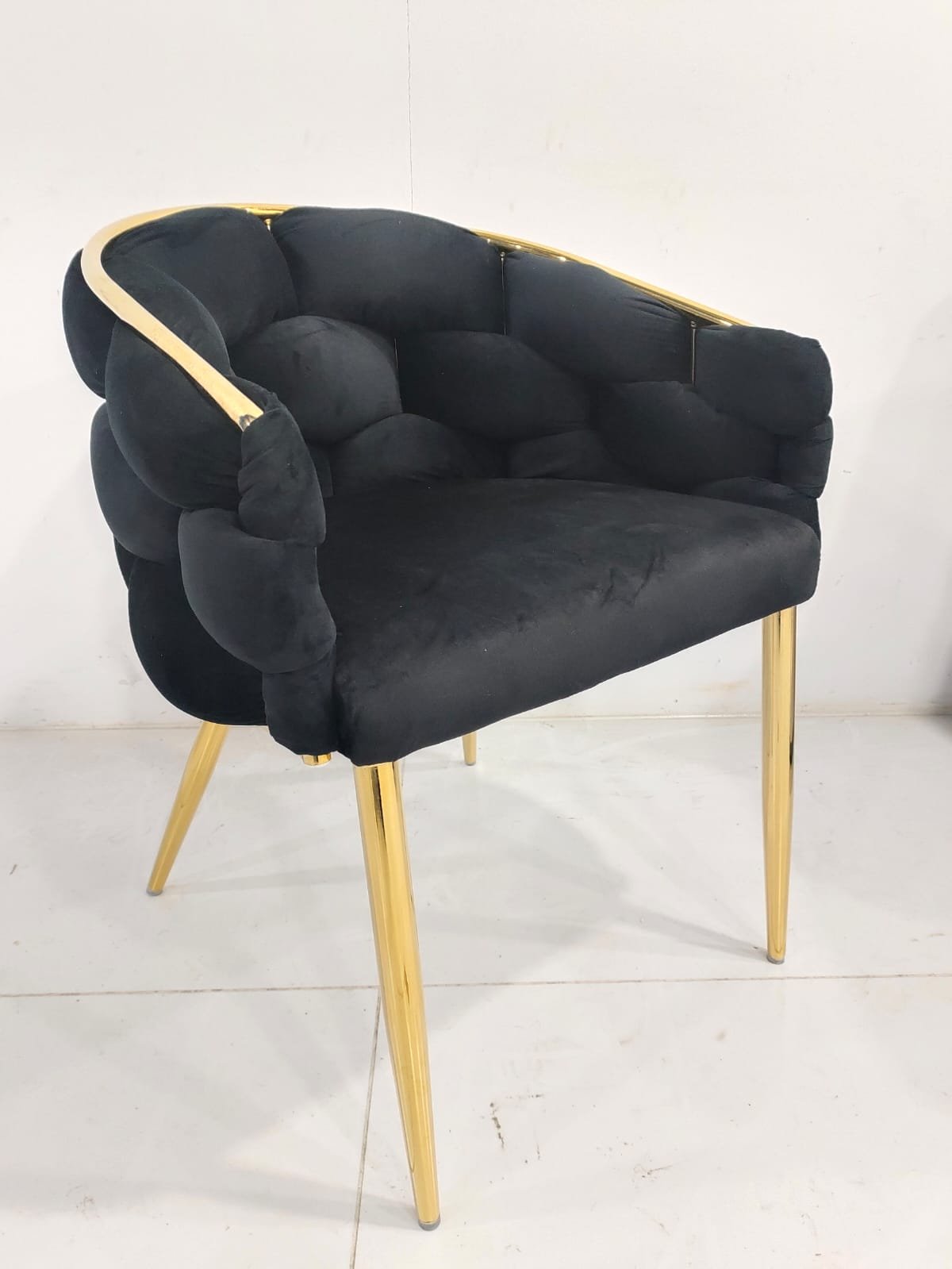 Assise en velours, pietement en acier gold
