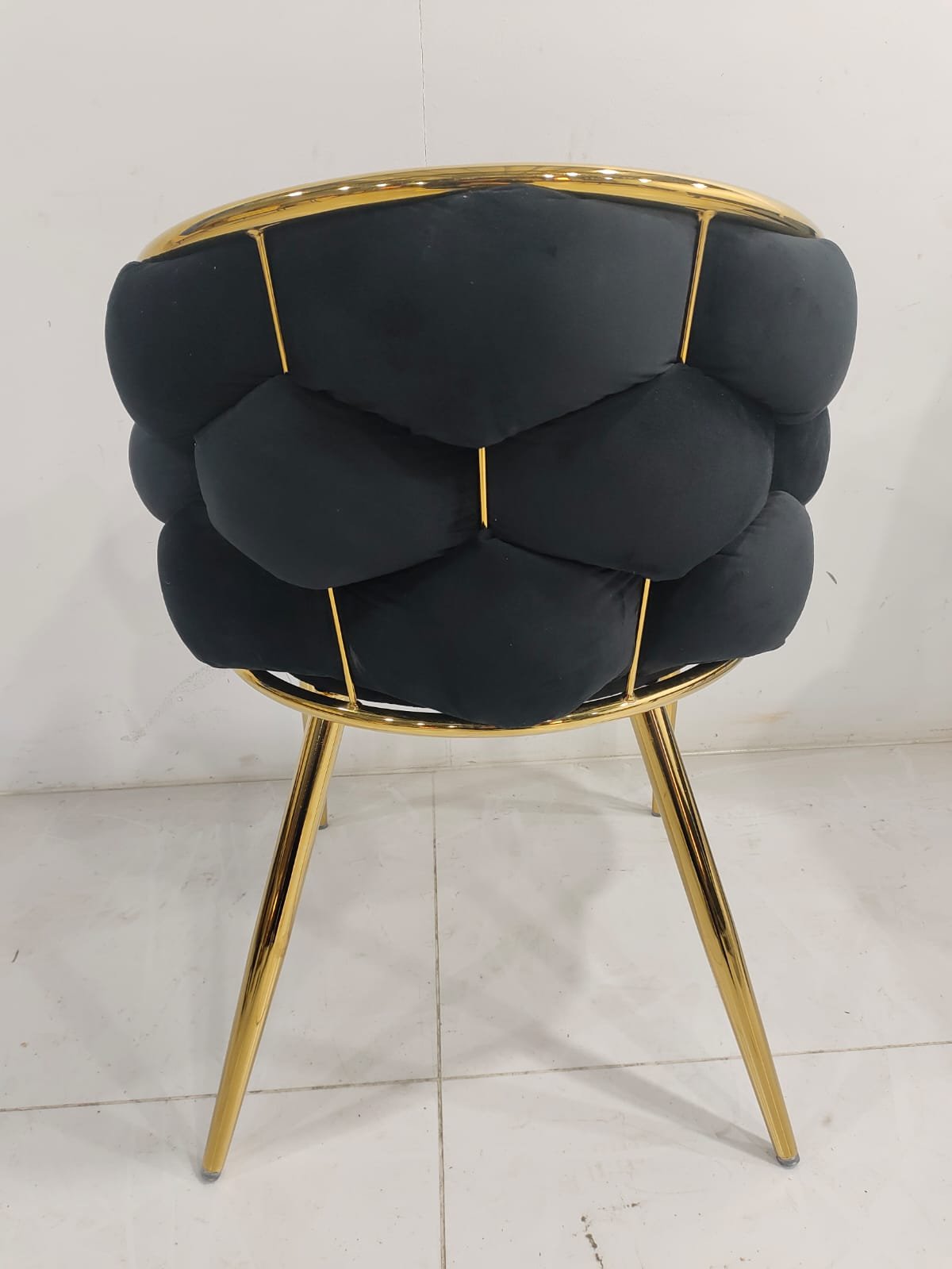 Assise en velours, pietement en acier gold