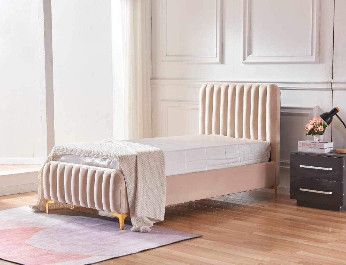 Lit faye capitonne en ligne velours beige