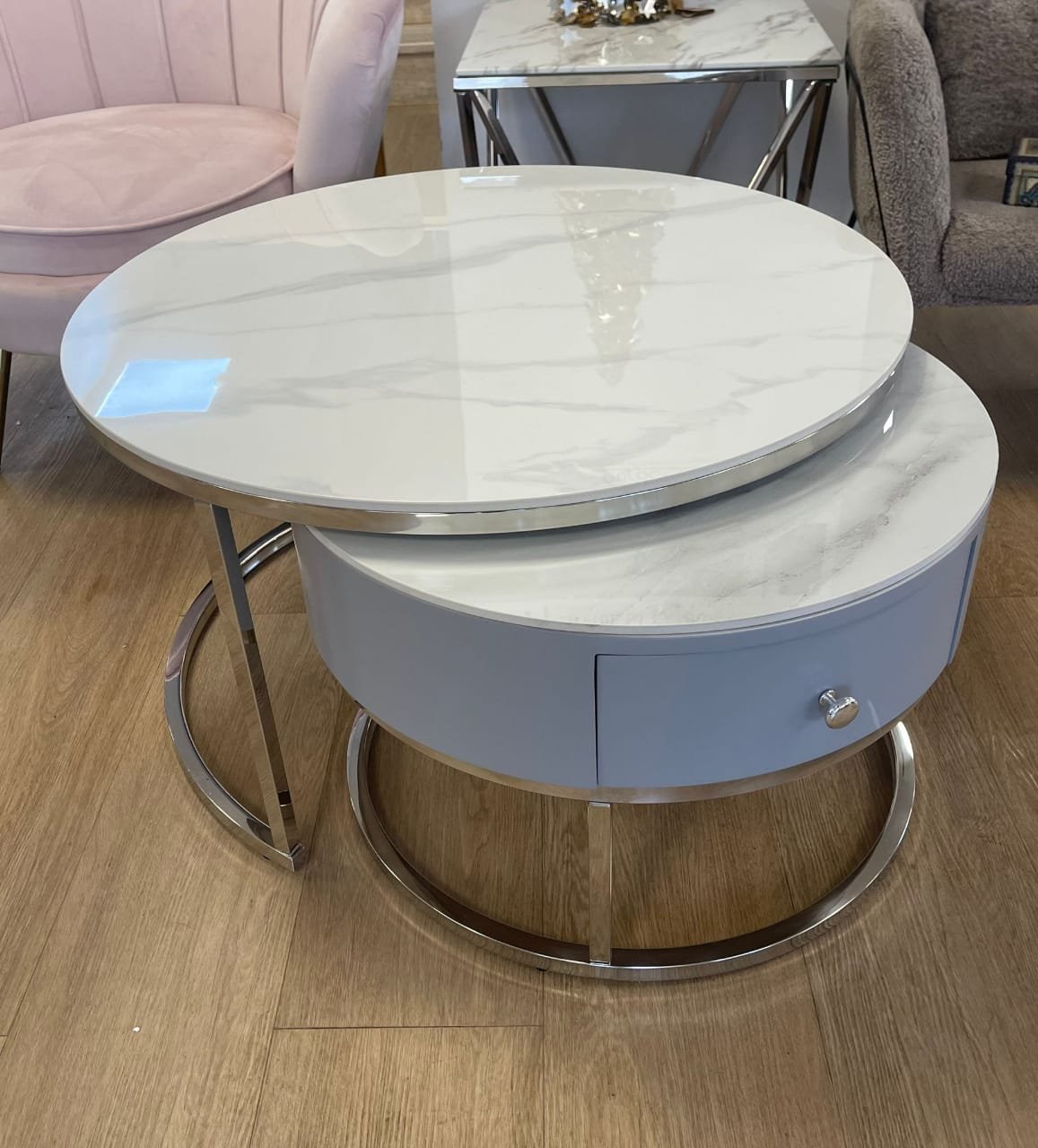 TABLE BASSE GIGOGNE NOVELA TIROIR GRIS PIEDS CHROME MARBRE BLANC