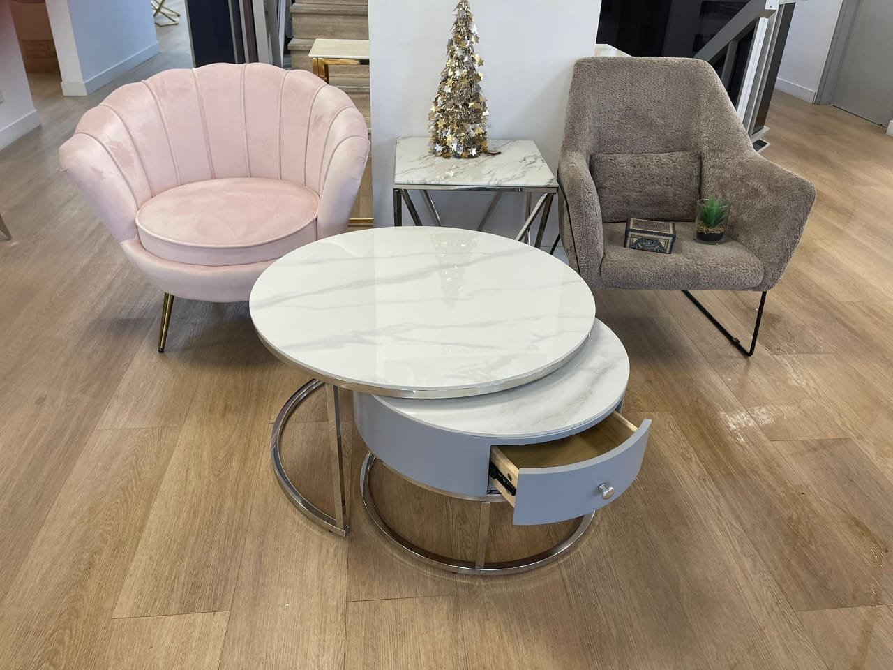 TABLE BASSE GIGOGNE NOVELA TIROIR GRIS PIEDS CHROME MARBRE BLANC